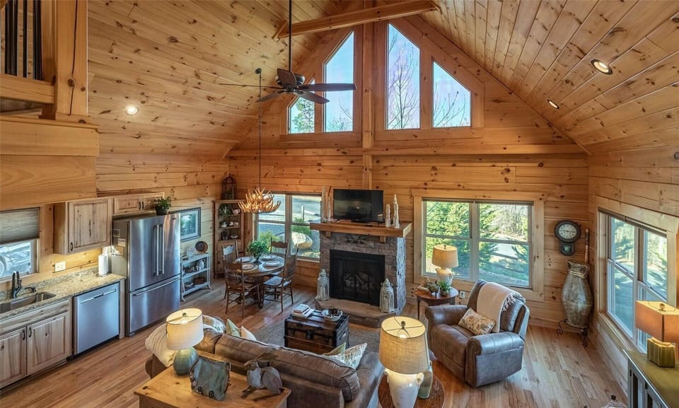 Open Floorplan Kitchen and Living Area