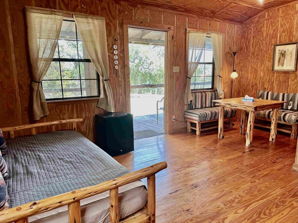 Hackberry Cabin 10 (1)