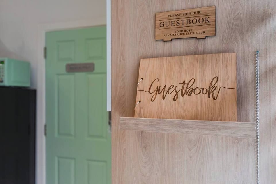 12c1c8b1 e7fe 4ed3 9117 65c3593d9db0