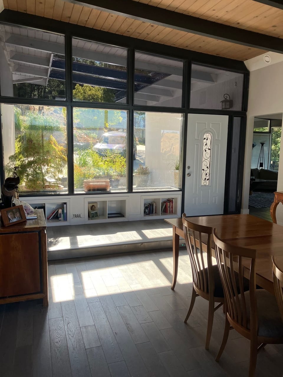Dining room to front door
