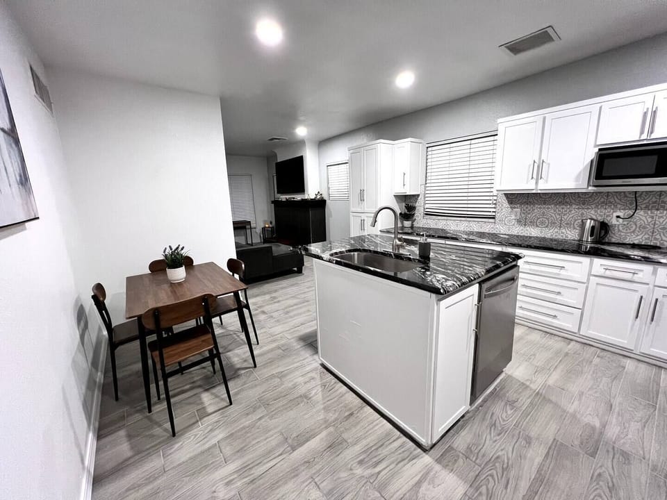 Full Kitchen with Dining Area
