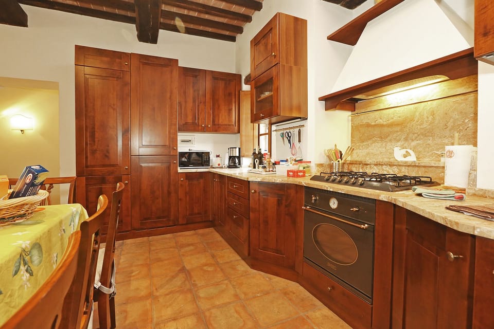 Cooking Tools, Drip Coffee Machine, Mocha, Toaster, Pantry Staples Are Available
