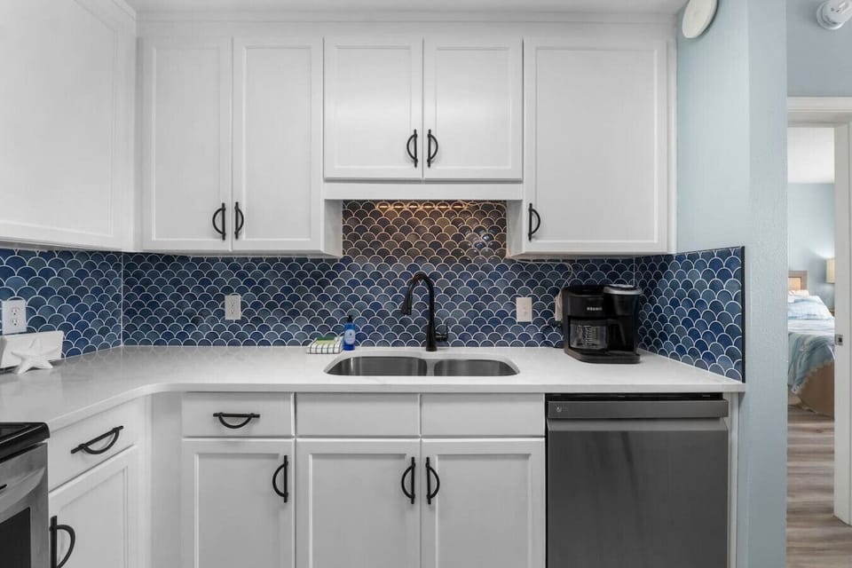 Fully Stocked Kitchen with Gulf Views and Island Bar Seating