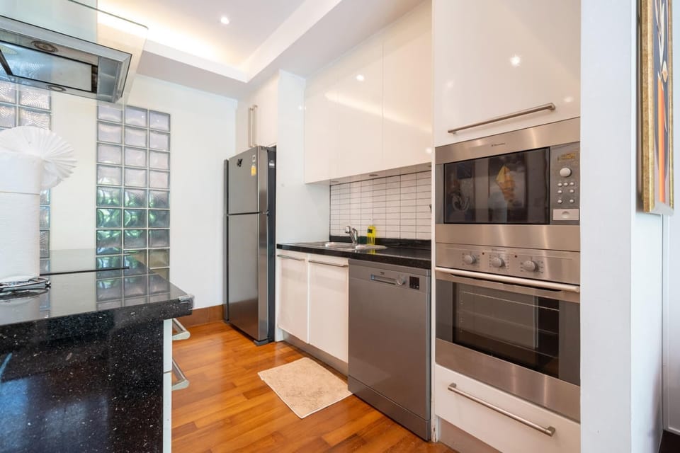 Naithon beachfront apartment-pool, gym, restaurant (15166)