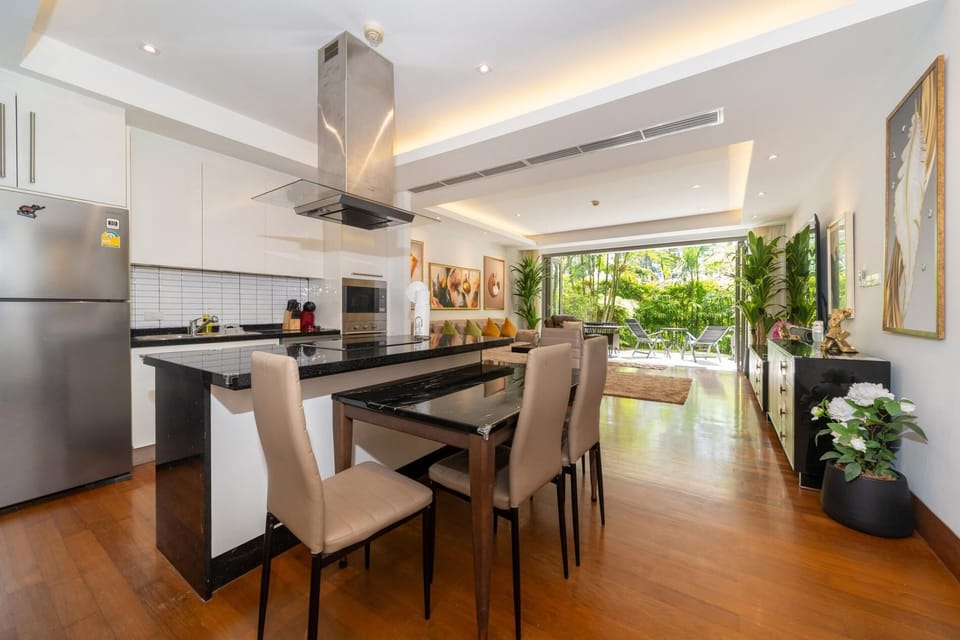 Naithon beachfront apartment-pool, gym, restaurant (15161)