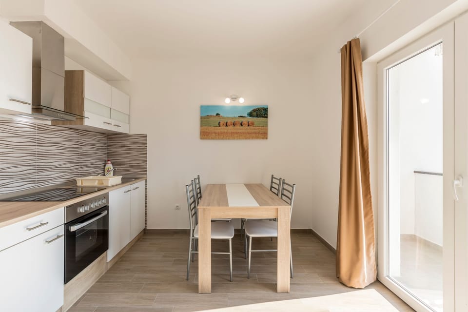 Dining room 2