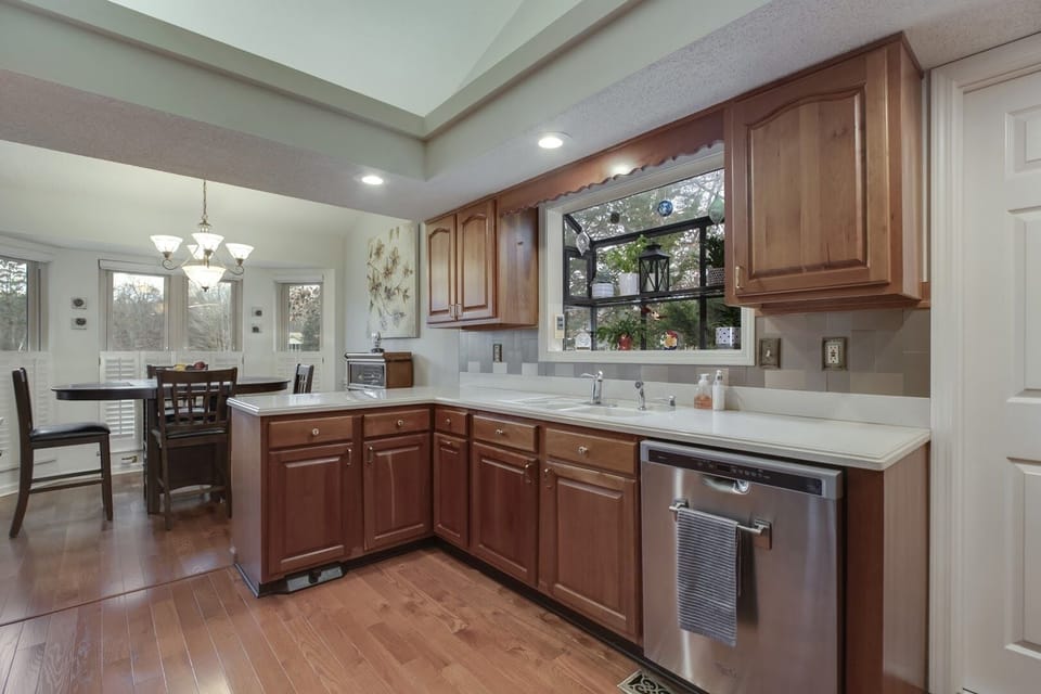 Kitchen and breakfast dining area