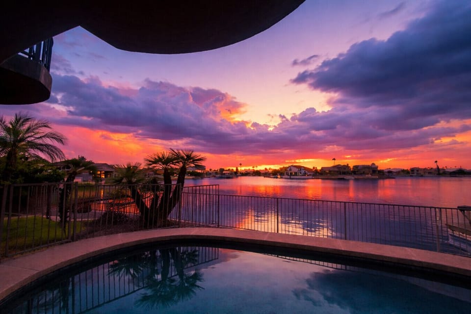 Amazing lake views, heated pool and hot tub
