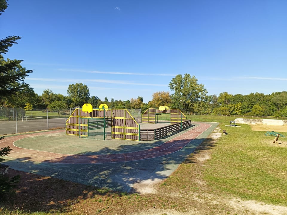 Sport court