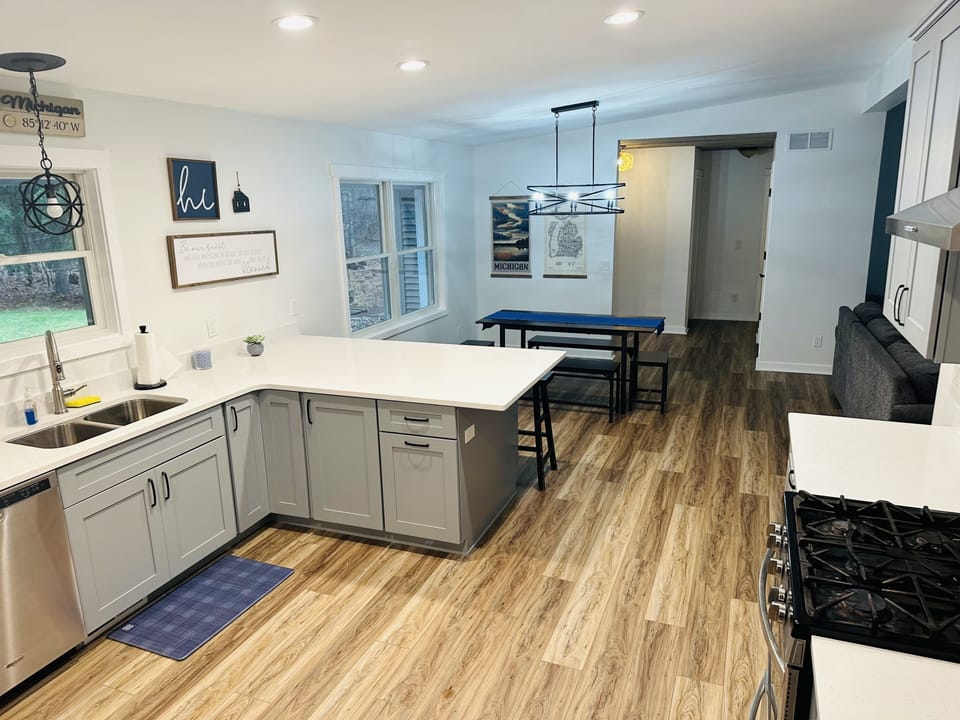 Kitchen/ dining