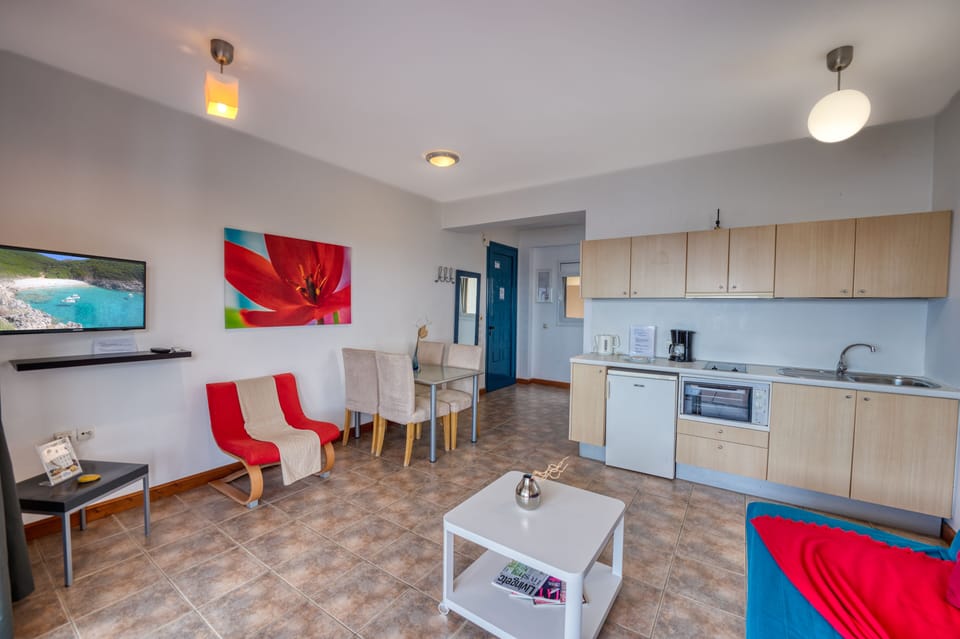 One-bedroom apartments for up to 4 guests, in two spaces