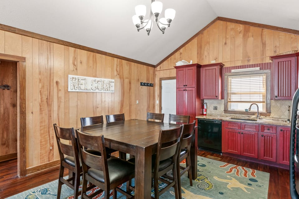 SN0814: Beech Nut | Dining Area and Kitchen