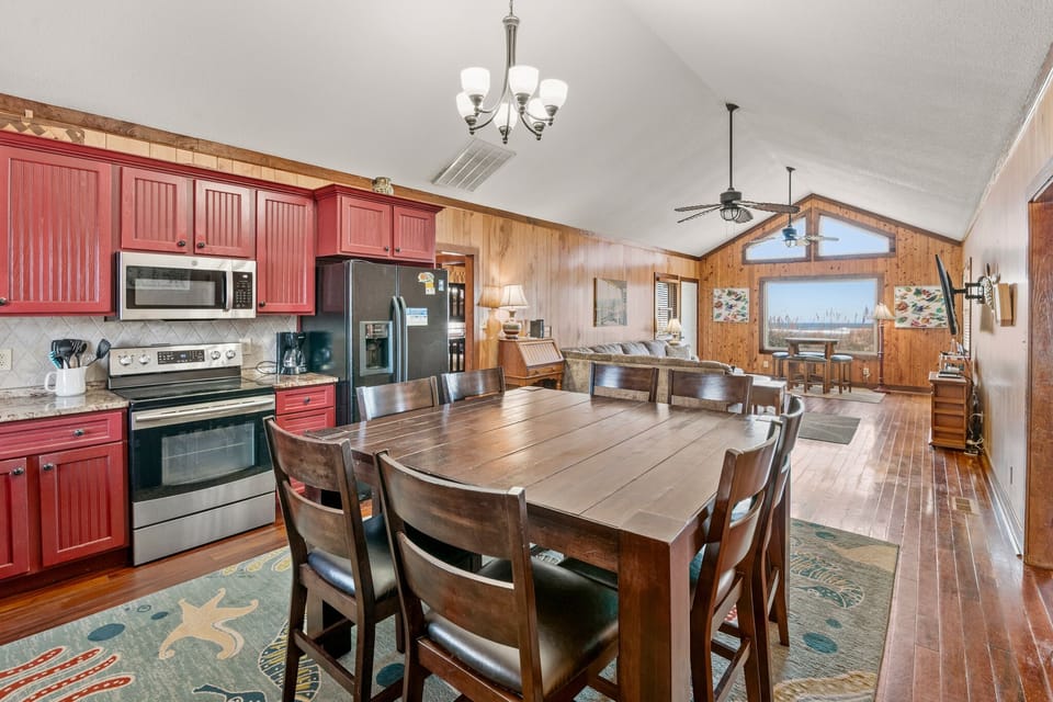 SN0814: Beech Nut | Dining Area and Kitchen
