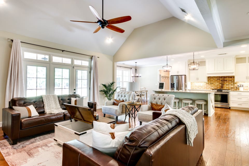 Living Room | Fireplace