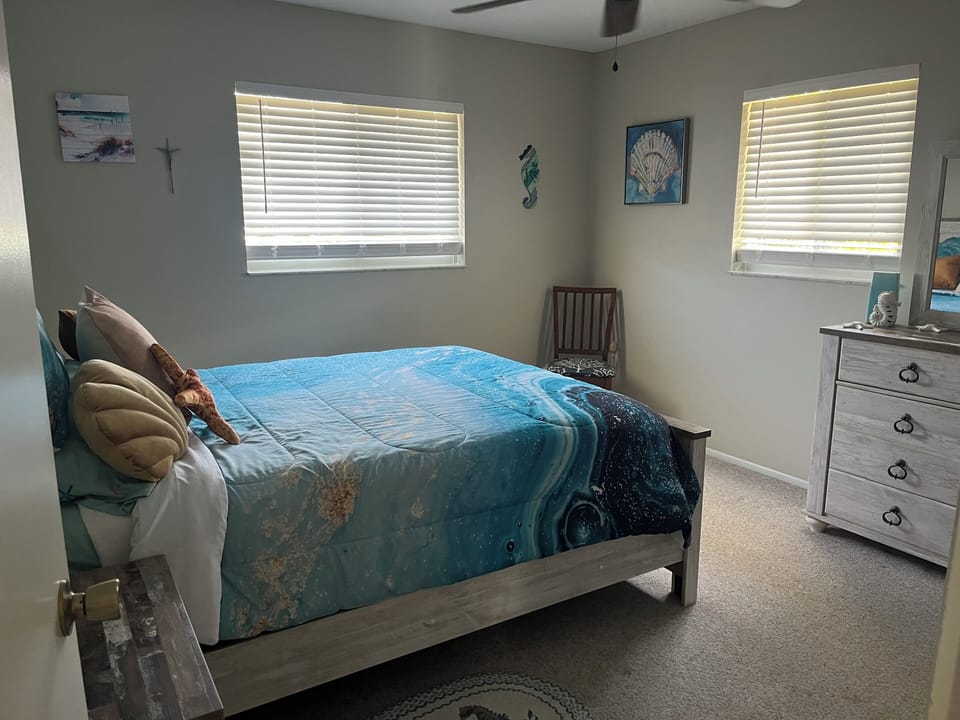 3rd Bedroom Queen bed