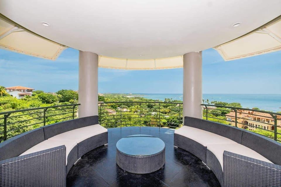 Spectacular terrace with incredible ocean vie