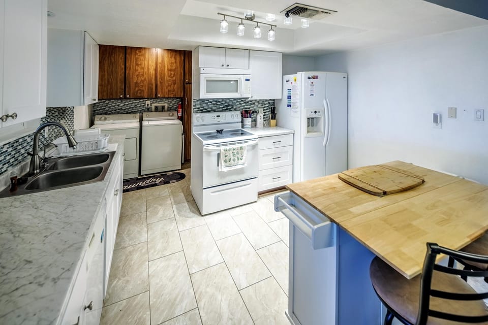 Complete Kitchen!