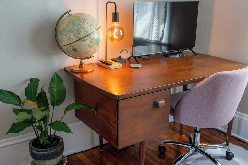 Find focus and productivity at the spacious working table