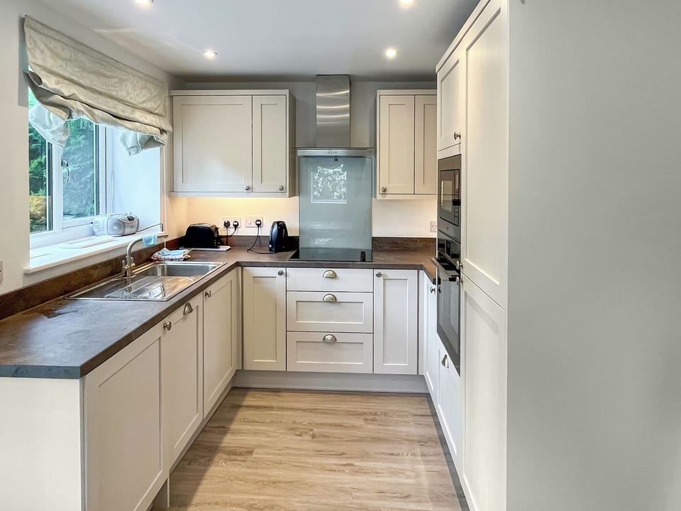 Kitchen | Hillview Cottage - Hillview Holidays, Aberfeldy