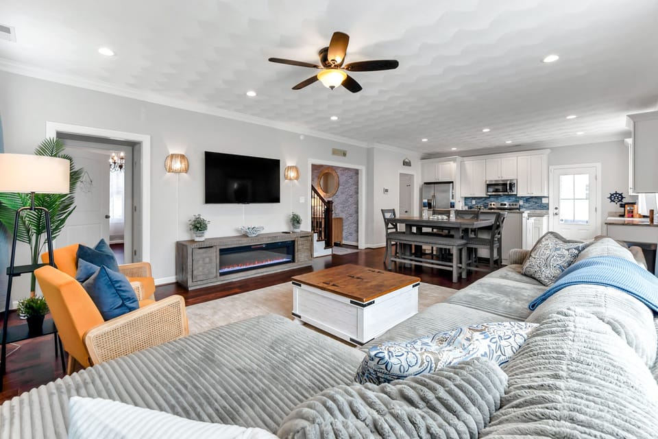Spacious Living room