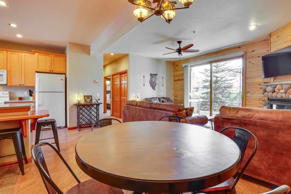 Dining Room | Indoor Fireplace | Dishware & Flatware