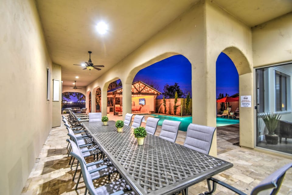 Plenty of Outdoor Seating