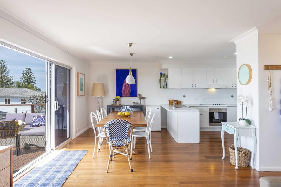Bimbajong Yamba - Coast accommodation in Yamba town with Ocean views -Upstairs open plan kitchen, living & dining with ocean views