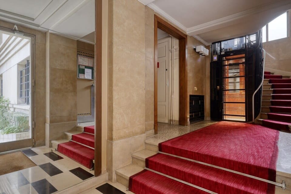 Lobby - Elevator