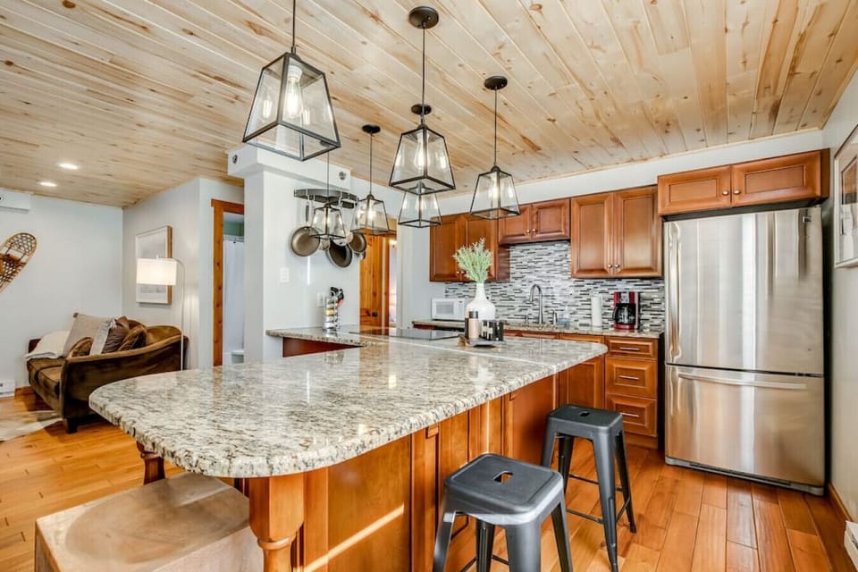 Kitchen with counter