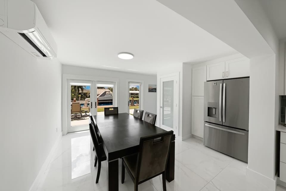 Dine in Grandeur: Experience Culinary Delights in our Expansive and Inviting Dining Space