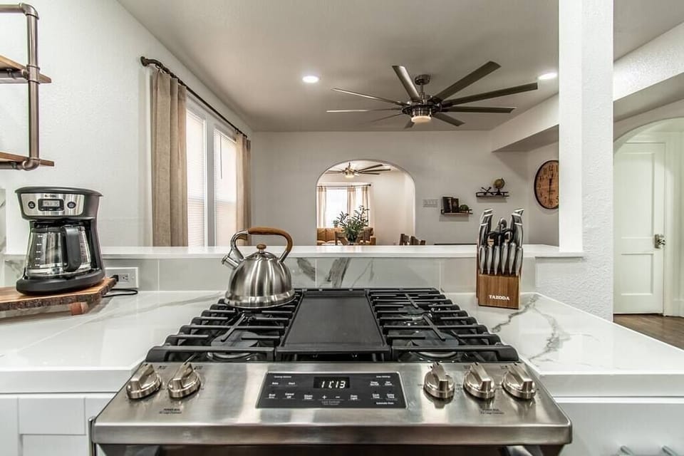 Full Kitchen