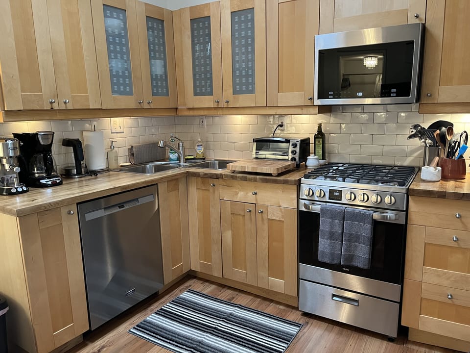 Updated and fully equipped kitchen