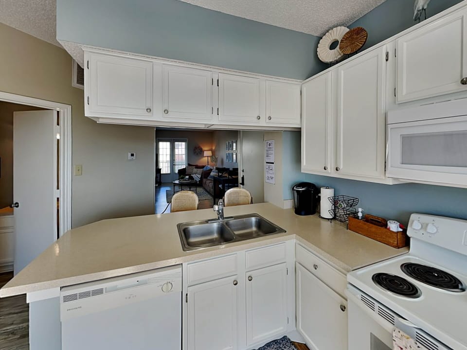 Full Kitchen