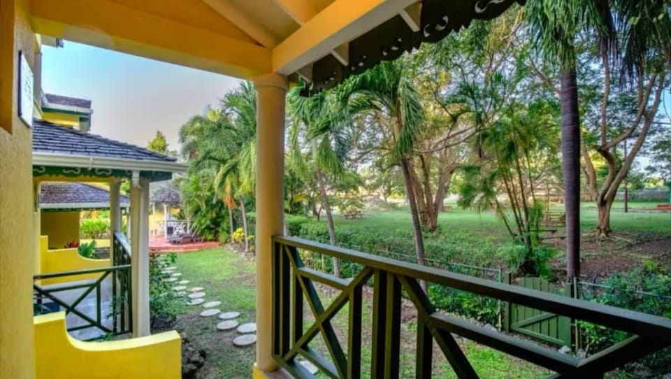 Walkway to pool