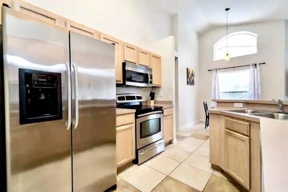 Fully equipped kitchen