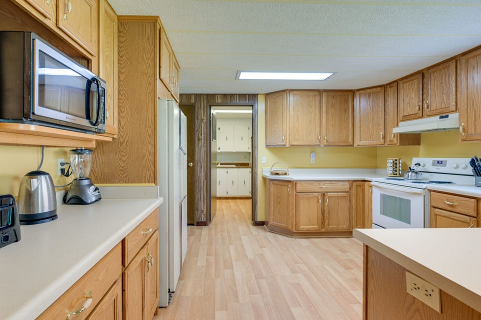 Kitchen | Coffee Maker | Dishwasher | Electric Kettle | Blender | Spices