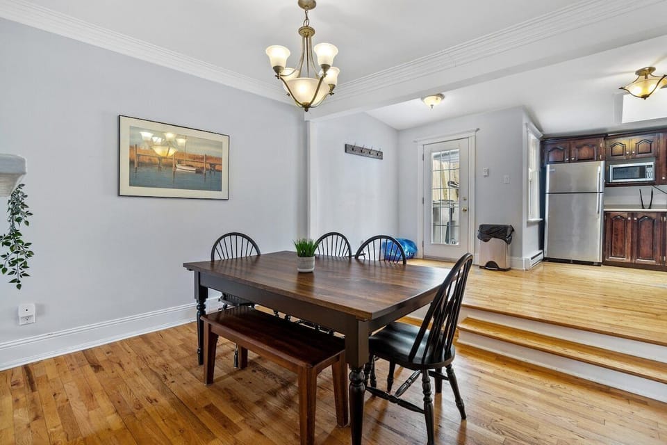 Enjoy the seamless flow from the dining area to the kitchen on the main floor, creating a bright and open space for gatherings and culinary delights! 🍽️✨