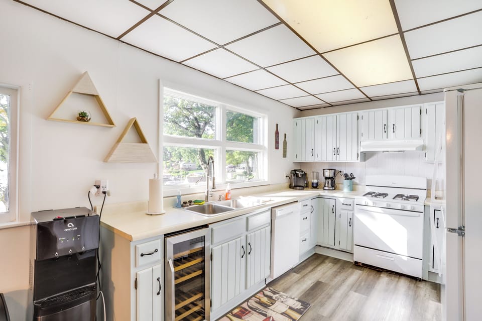 Kitchen | Free WiFi | Window A/C Units