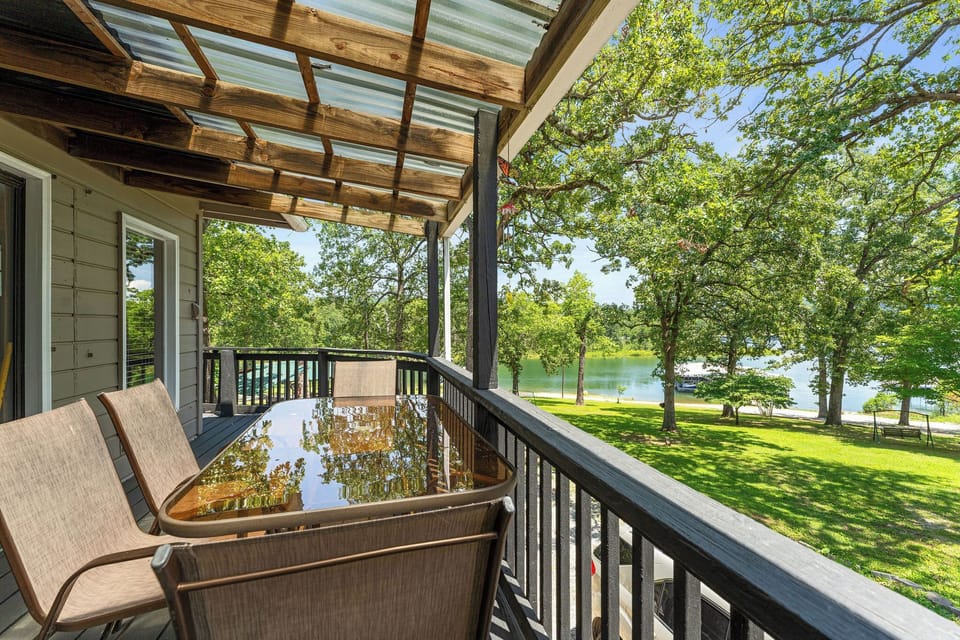 Charming hideaway nestled by the lake.