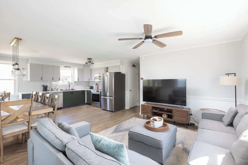 Main level living area & stocked kitchen