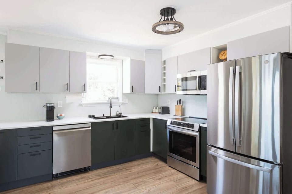 Stocked & newly updated kitchen