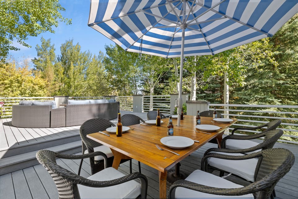 Outdoor Dining Area