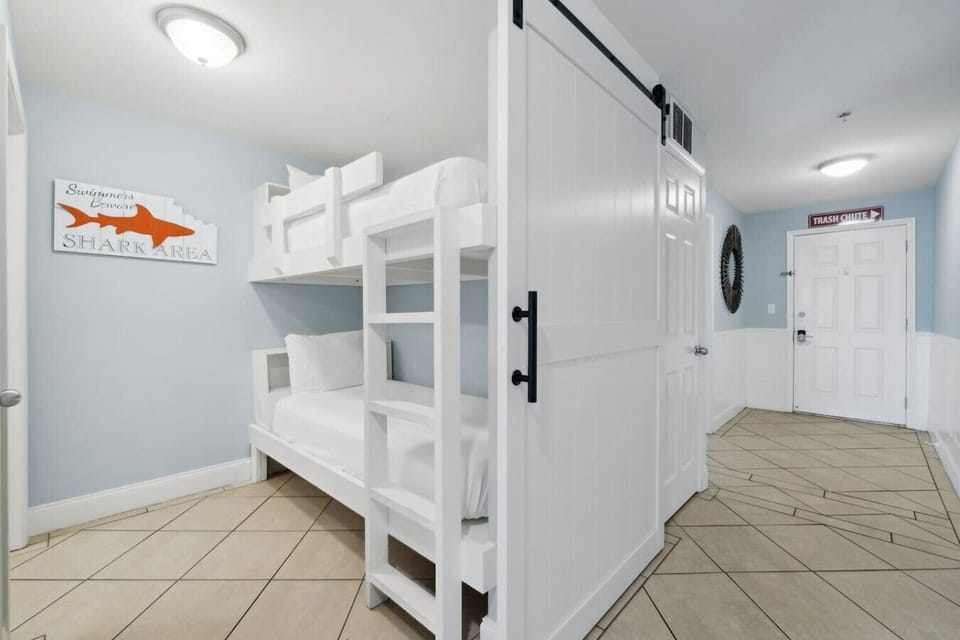 Nook with twin bunk beds