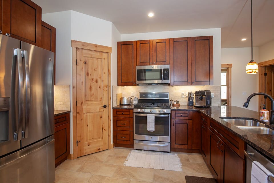 Granite & Stainless Steel