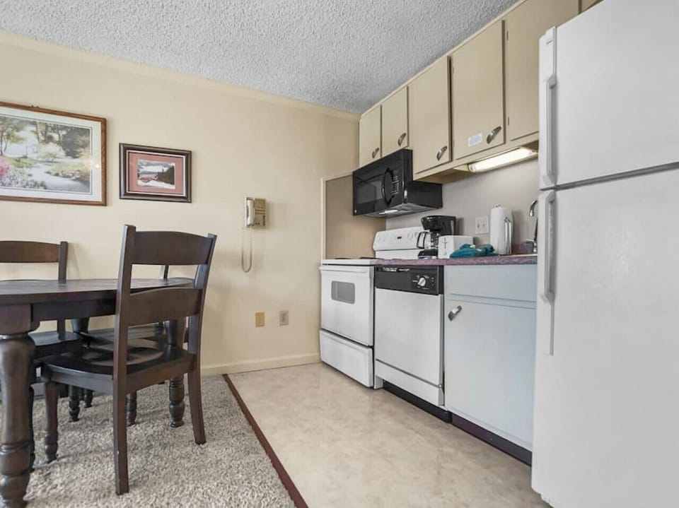 Kitchen area