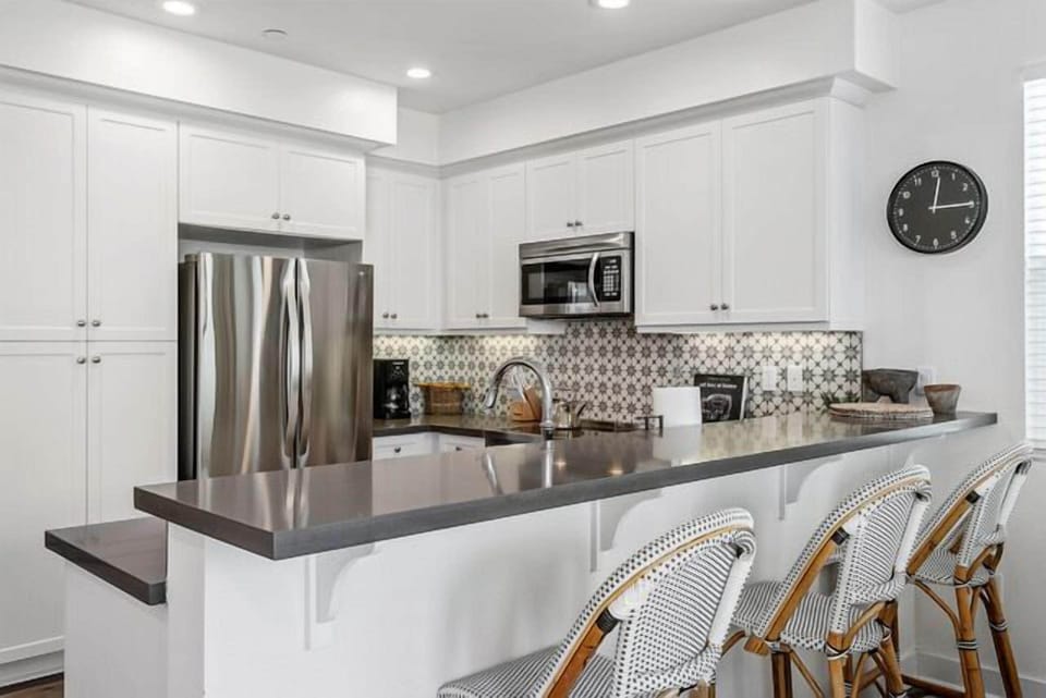 Casual dining with seating for everyone