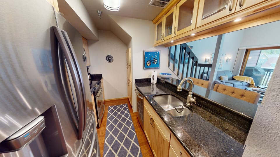 Fully Equipped Kitchen with Stainless, Granite - Fully Equipped Kitchen with Stainless, Granite