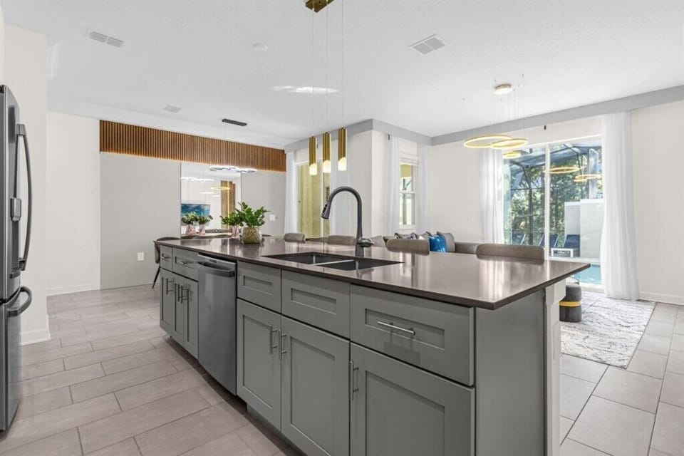 6-2393 Reading Trail (19).jpg