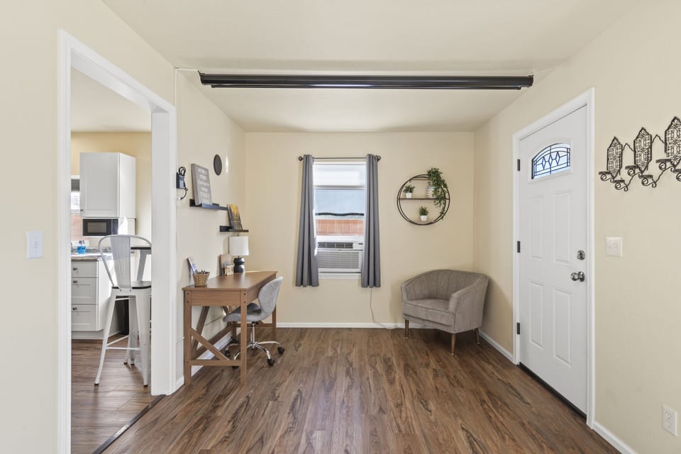 FRONT ROOM. 