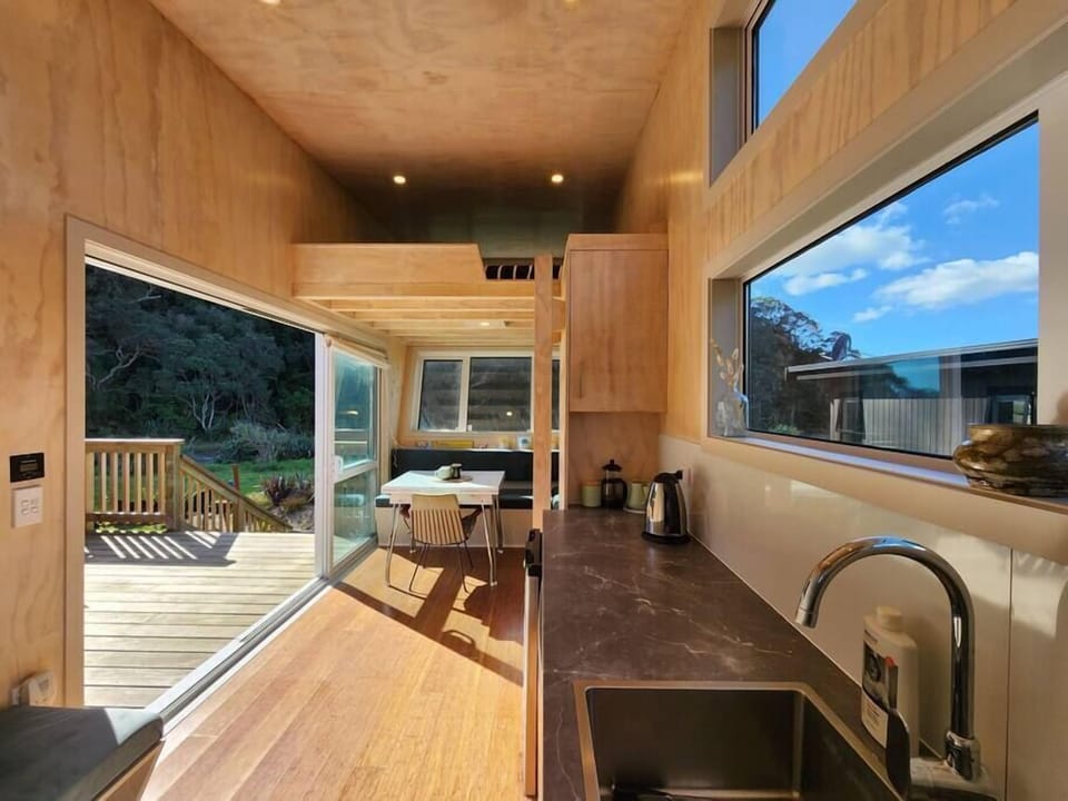 Kitchen tiny house (1)